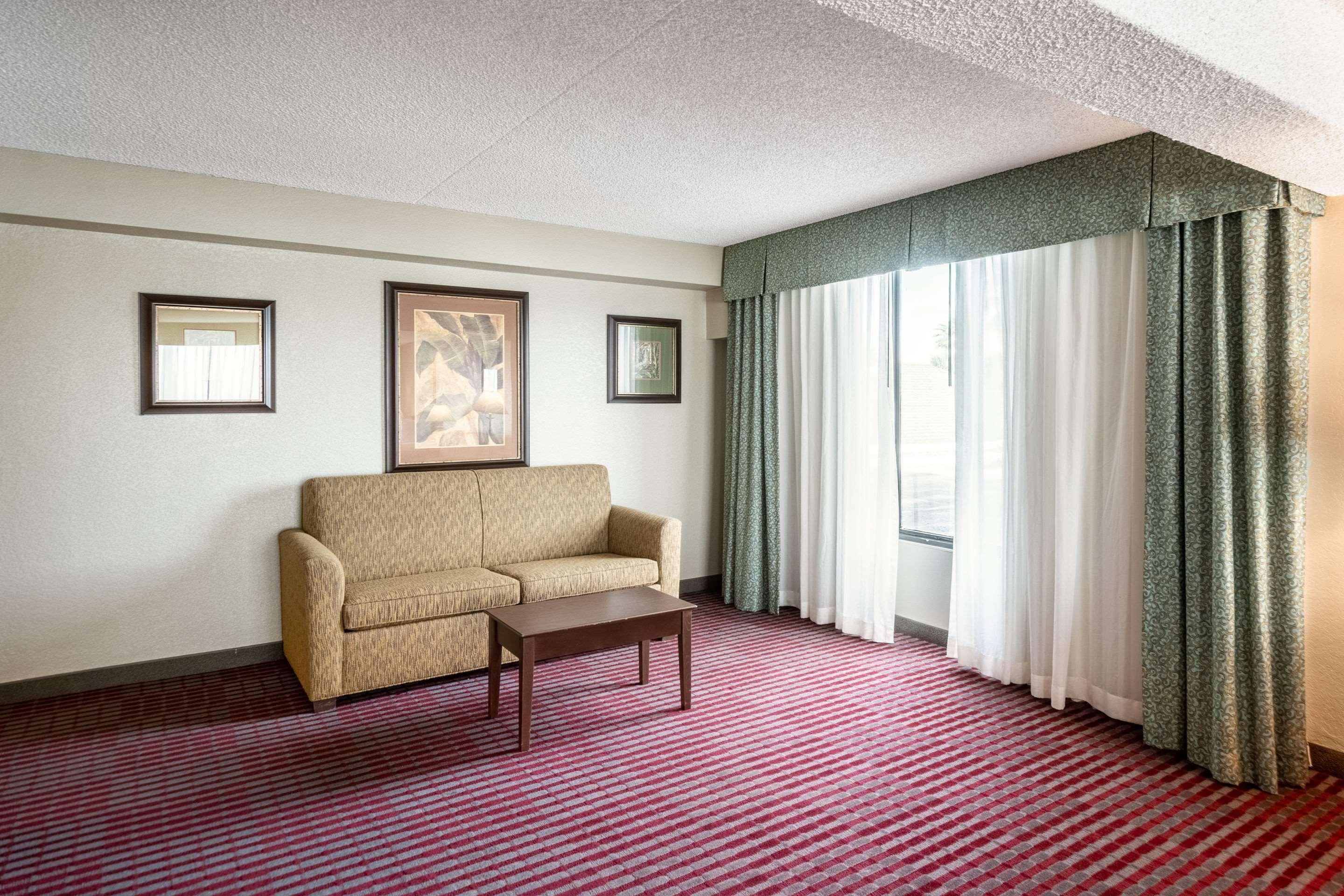 Lakeland Hotel Exterior foto