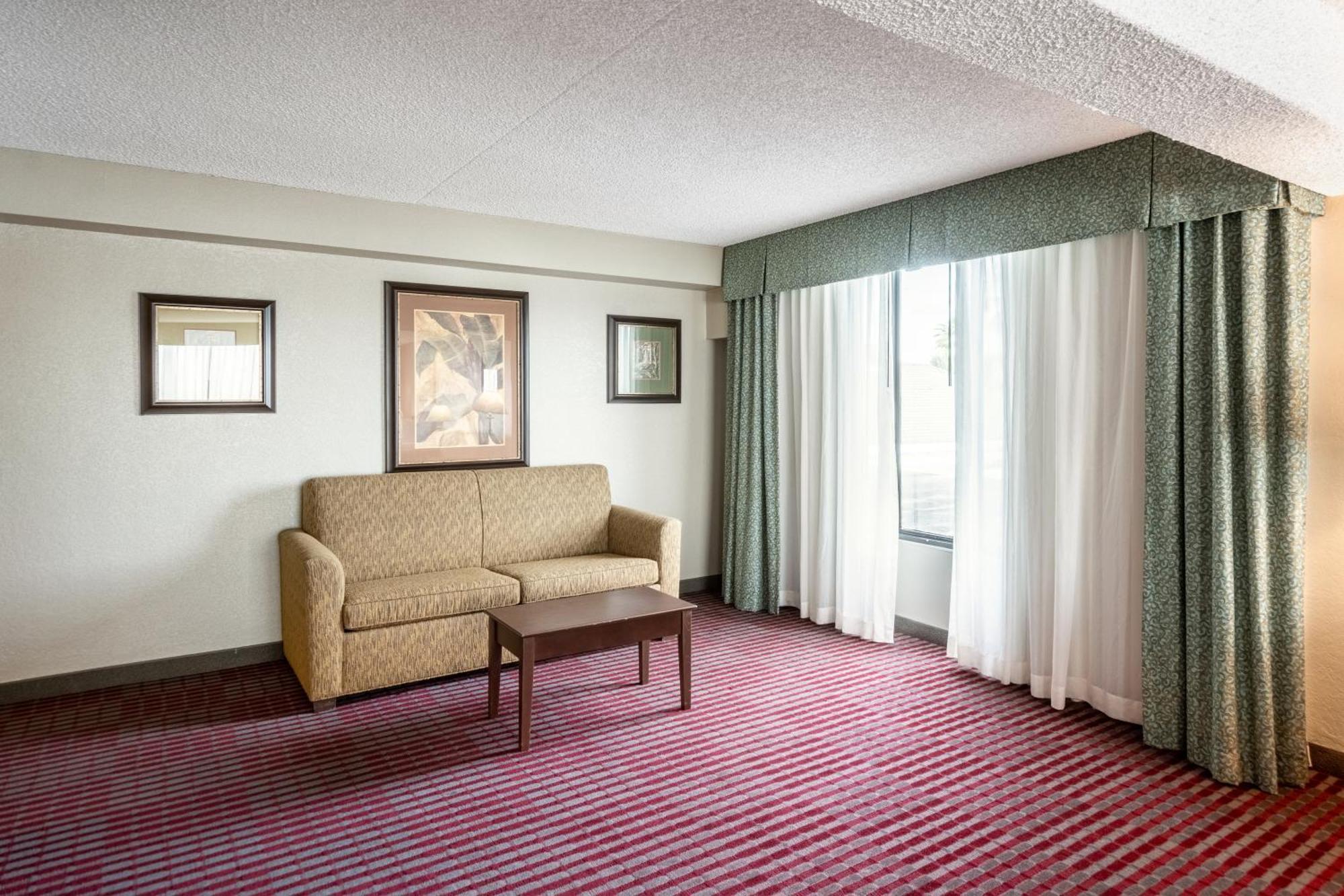 Lakeland Hotel Exterior foto